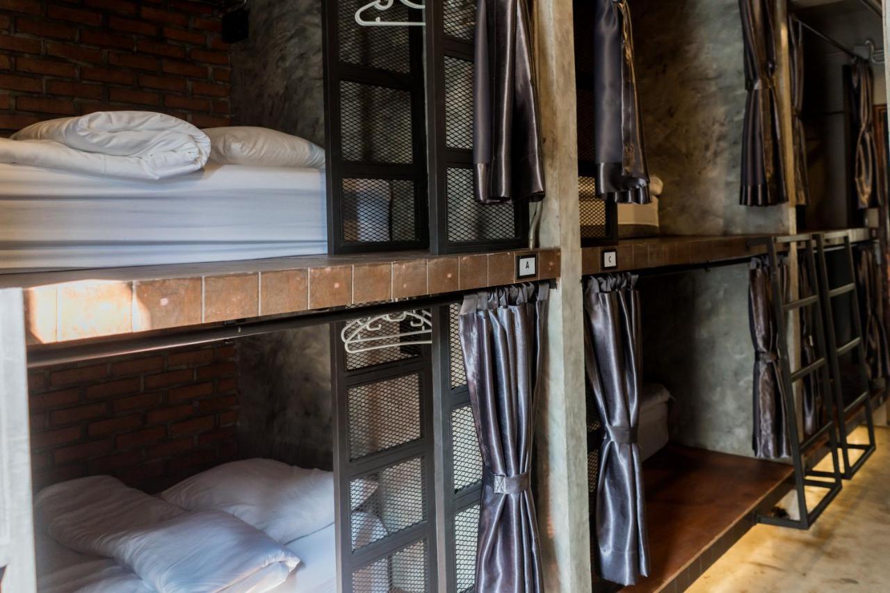 Premier Hostel *